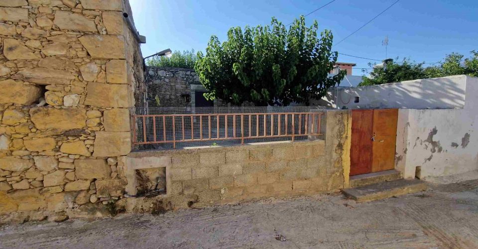 OLD DETACHED HOUSE 90 m²  FOR SALE IN VORI