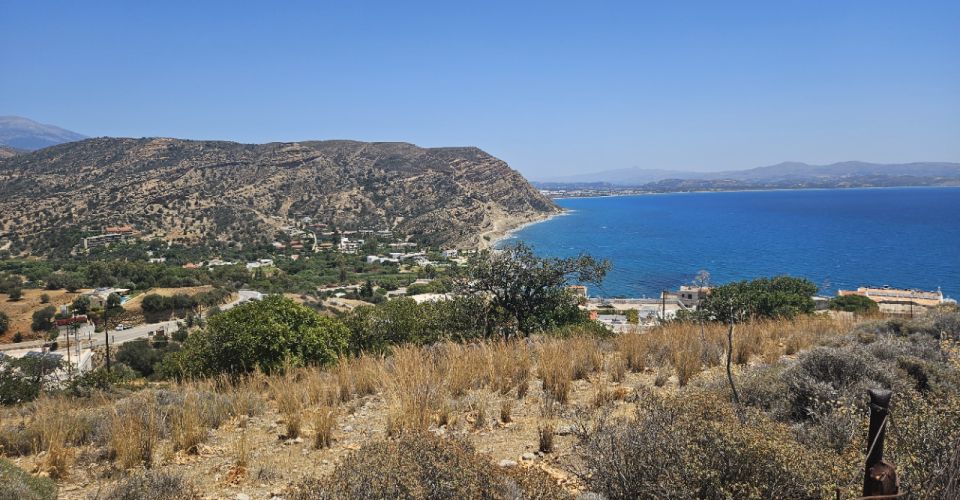 A VENDRE TERRAIN CONSTRUCTIBLE 4.000 M2 A AGIA GALINI