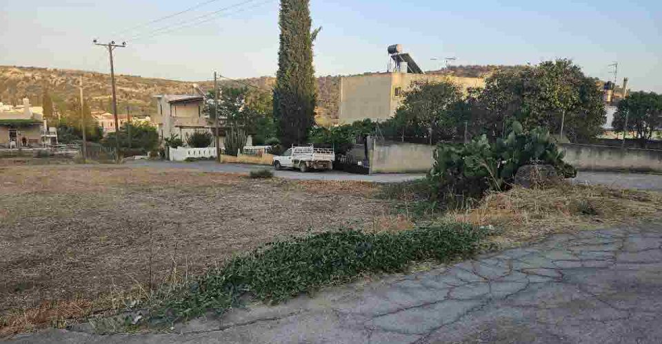 A VENDRE TERRAIN CONSTRUCTIBLE 370 M2 A VORI