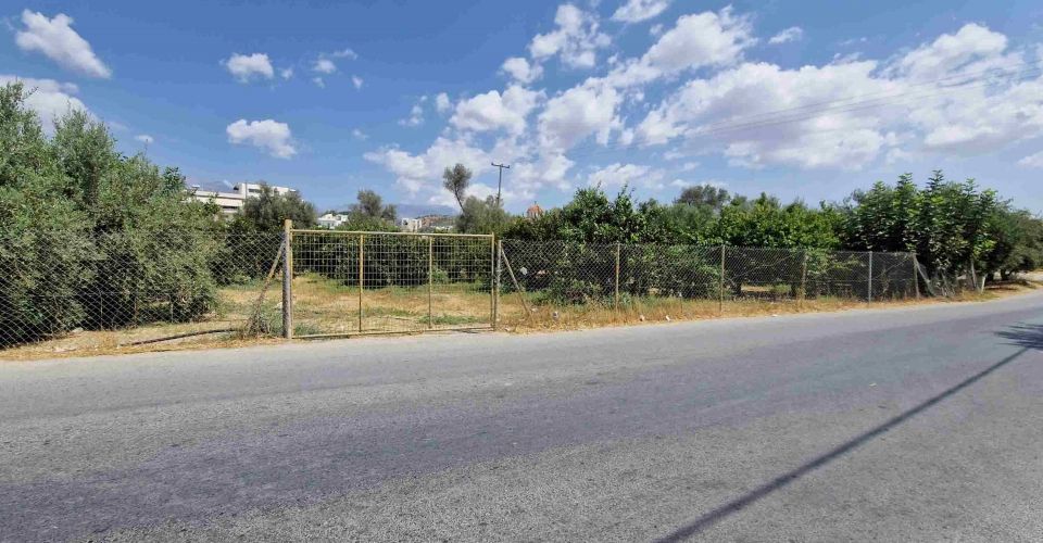 LAND PLOT 1060 m² FOR SALE IN MIRES